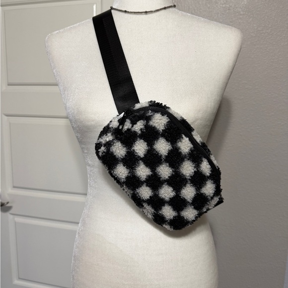 Handbags - Checkered Crossbody/Fanny Pack Bag